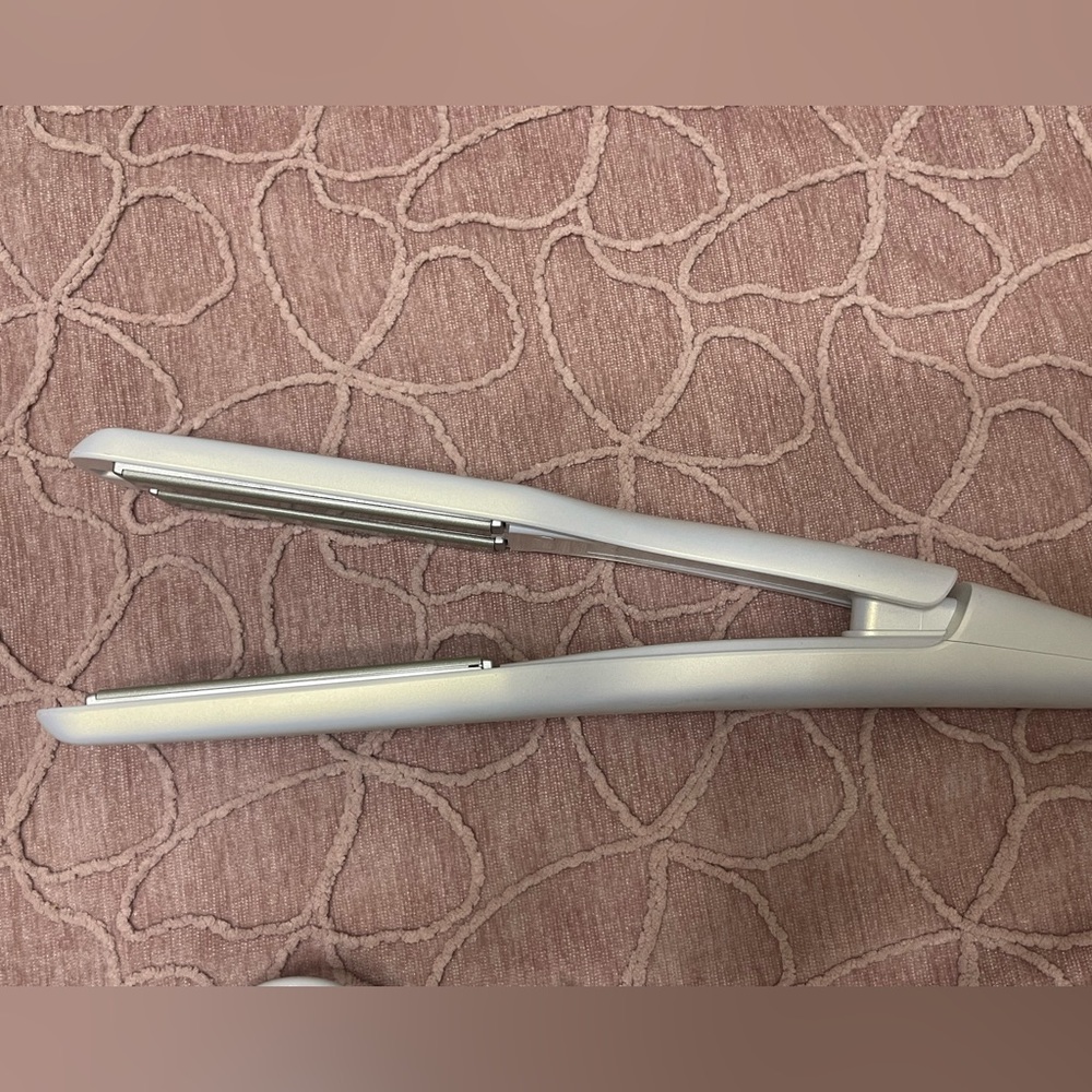 Drybar Reserve Dual-Plate Styling Iron - Picture 2 of 7